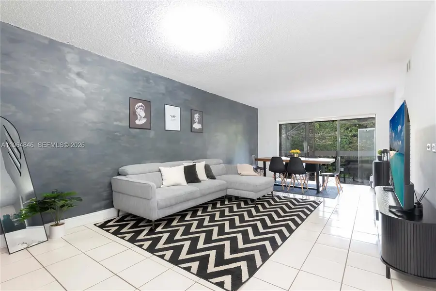 8885 Fontainebleau Blvd #205, Miami, FL 33172 - #2