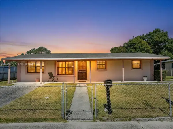 10721 SW 149th Ter, Miami, FL 33176