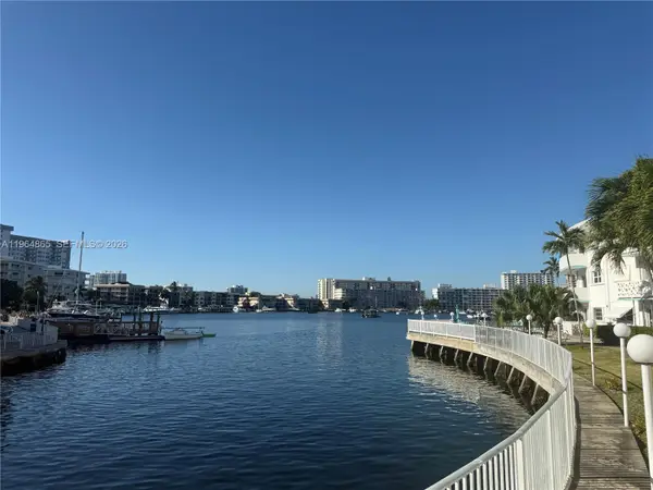 2500 Diana Dr #107, Hallandale Beach, FL 33009