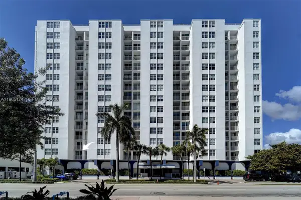 6450 Collins Ave #202, Miami Beach, FL 33141