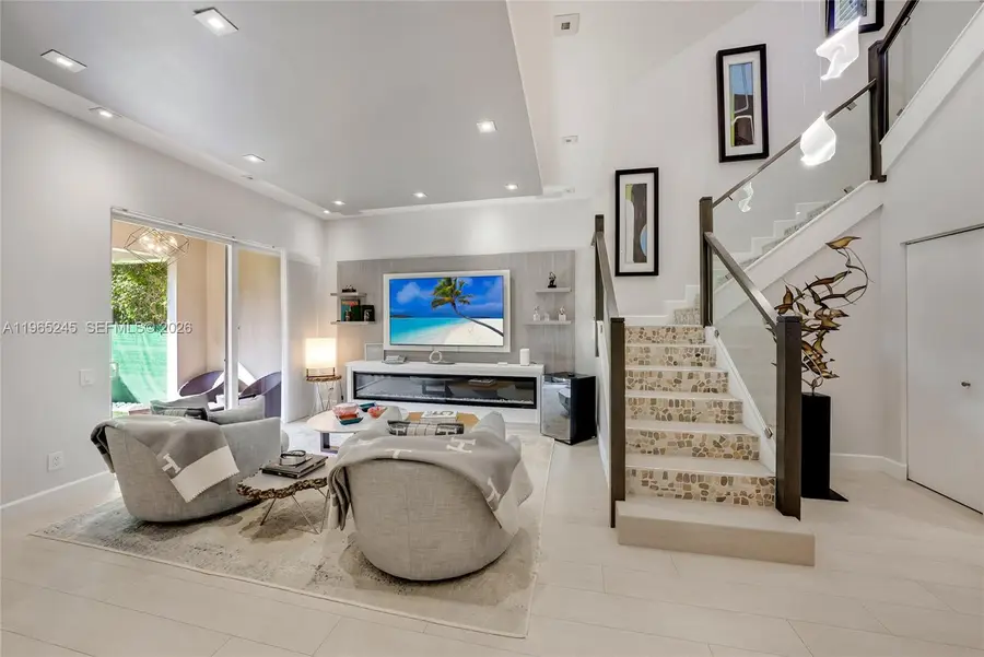 1366 W Harbor Vw W, Hollywood, FL 33019 - #2