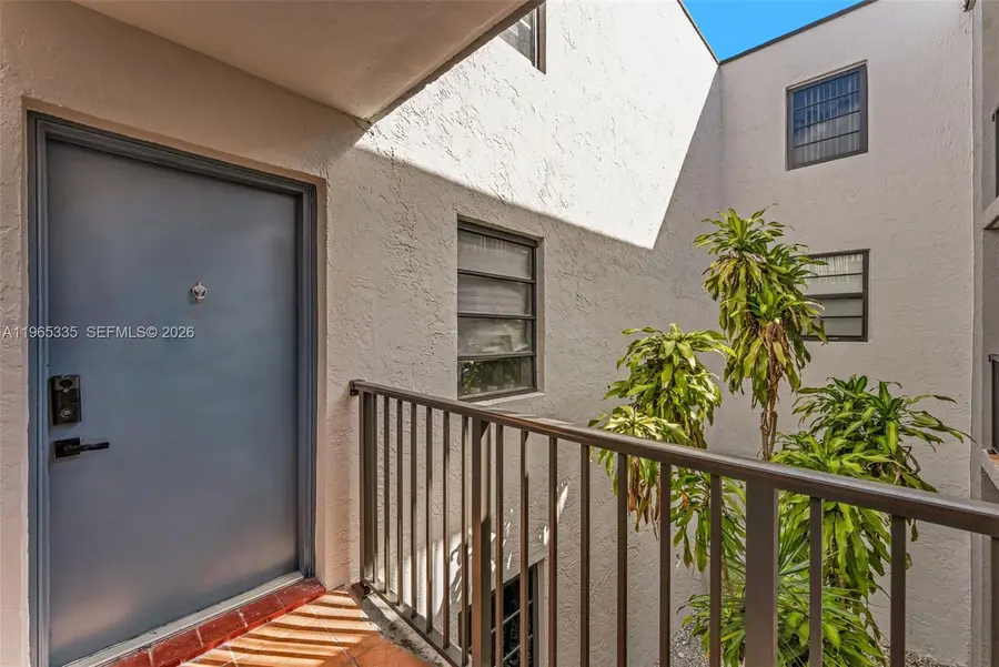 30 E 39th St #214, Hialeah, FL 33013 - #2