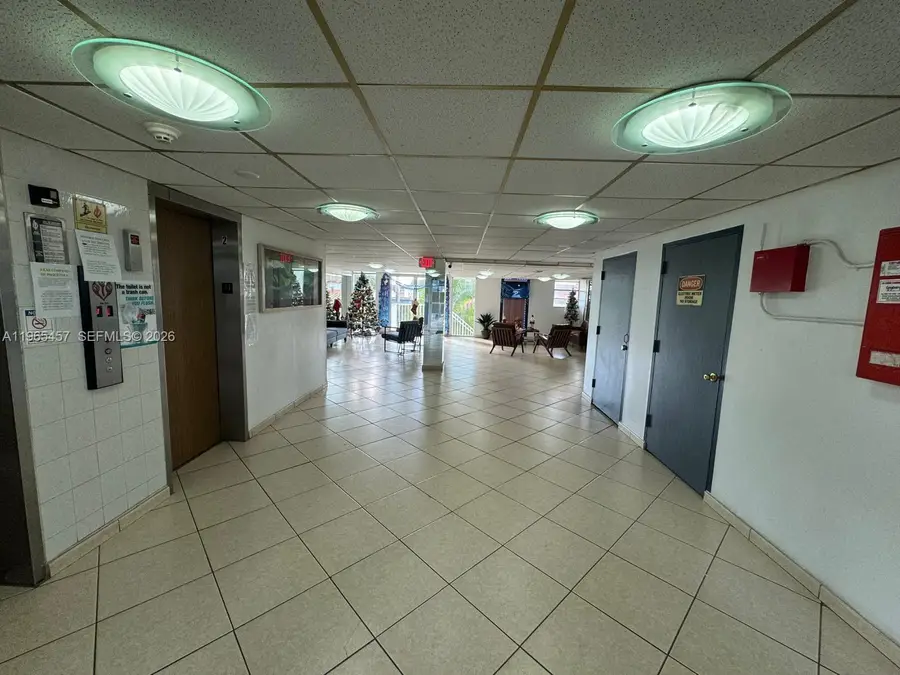 5050 NW 7th St #806, Miami, FL 33126 - #3