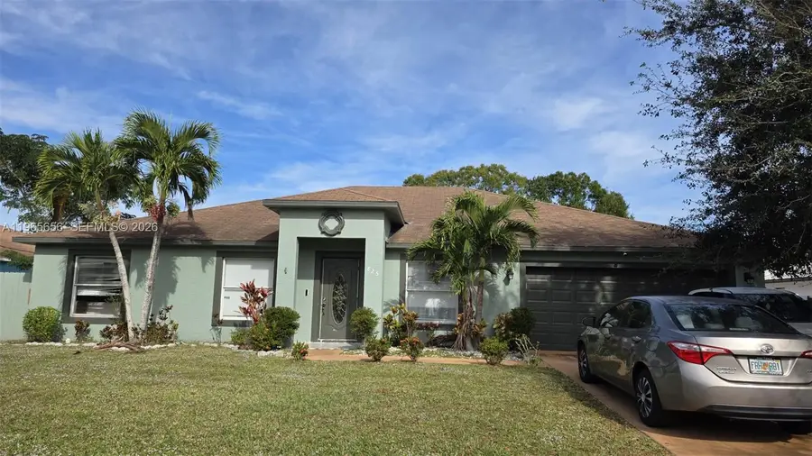 825 SE Cavern Ave, Port Saint Lucie, FL 34983 - #2