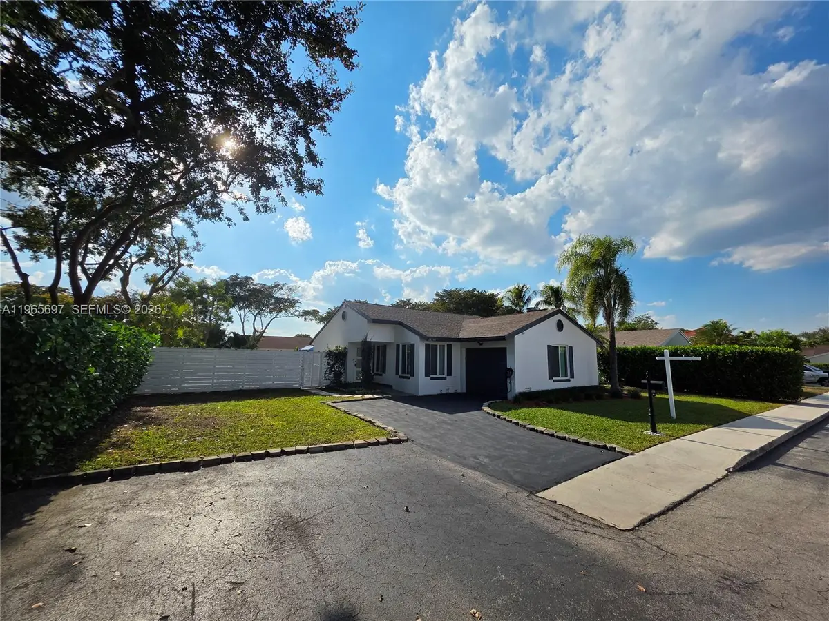 13950 Oaklawn Pl, Davie, FL 33325 - #1