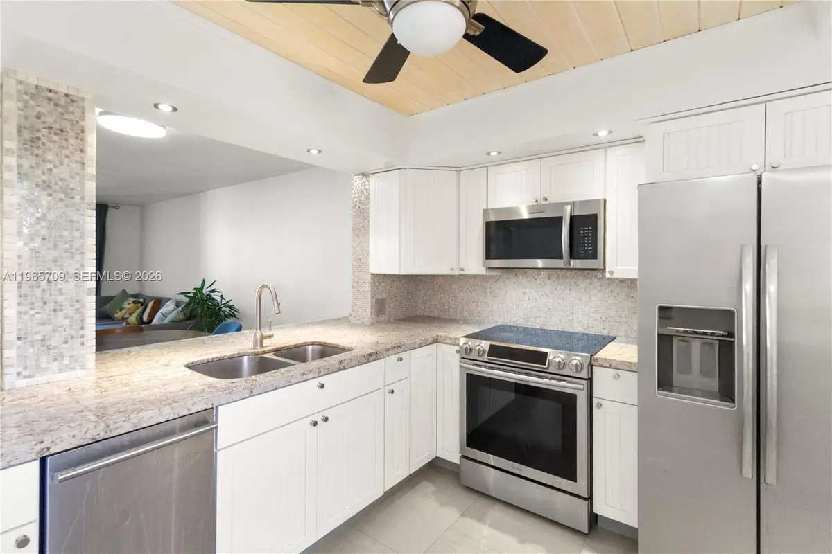 301 NE 14th Ave #601, Hallandale Beach, FL 33009 - #1