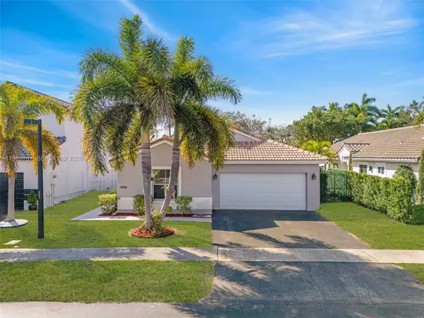 19238 NW 19th St, Pembroke Pines, FL 33029