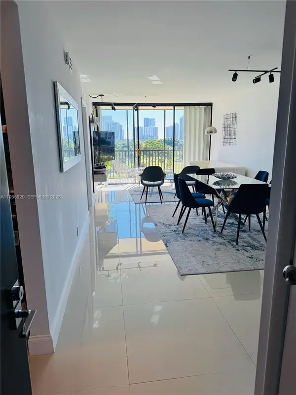 20335 W Country Club Dr #608, Aventura, FL 33180