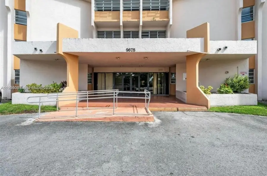 9678 Fontainebleau Blvd #308, Miami, FL 33172 - #3