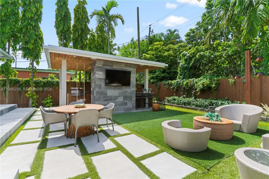 221 NE 44th St, Miami, FL 33137 - #2