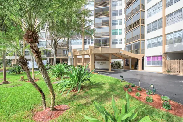 1400 Saint Charles Place #420, Pembroke Pines, FL 33026
