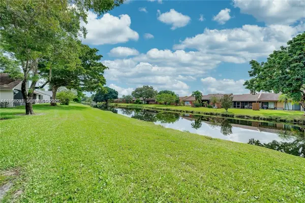 7924 NW 10th St, Plantation, FL 33322