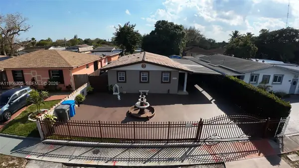 5720 SW 39th St, West Park, FL 33023