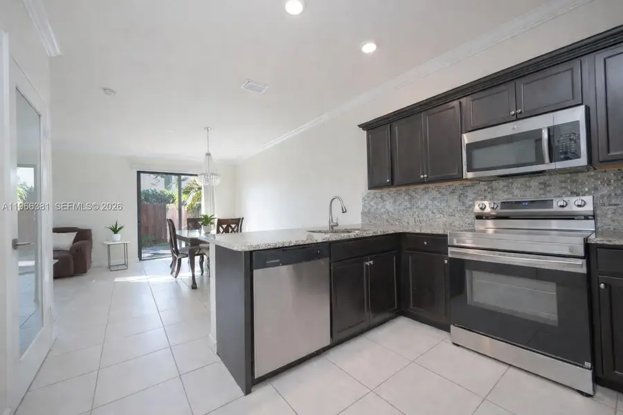 11472 SW 254th St, Homestead, FL 33032 - #2