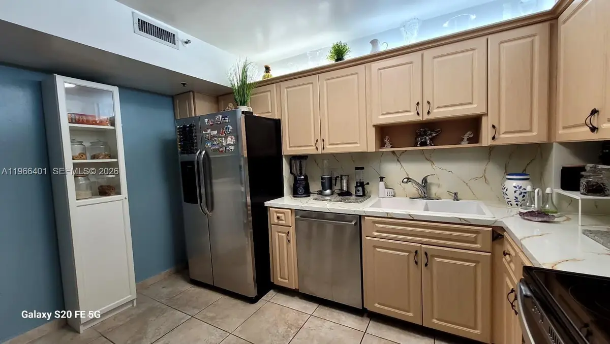 4001 Hillcrest Dr #705, Hollywood, FL 33021 - #1