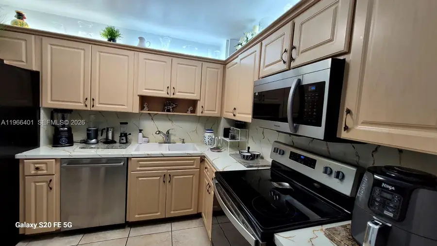 4001 Hillcrest Dr #705, Hollywood, FL 33021 - #2