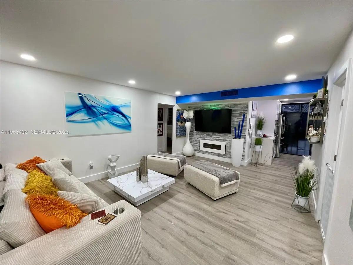 8635 NW 8th St #311, Miami, FL 33126 - #1