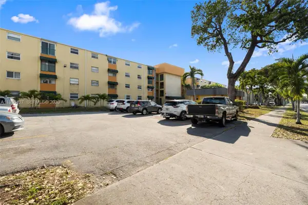606 W 81st St #302, Hialeah, FL 33014