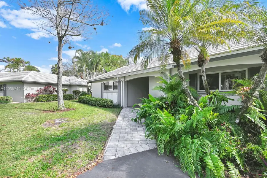 820 E Cypress Ln #V-38, Pompano Beach, FL 33069 - #2