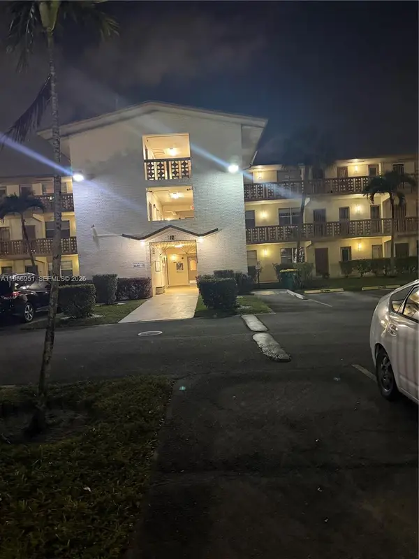 NE 14TH AVE 16790 #109, North Miami Beach, FL 33162