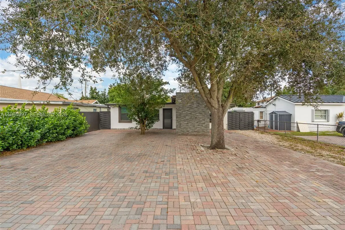 411 N 61st Ave, Hollywood, FL 33024 - #1