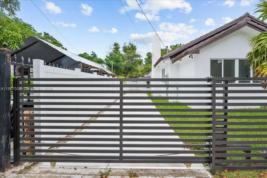 3389 NW 14th Ave, Miami, FL 33142 - #2