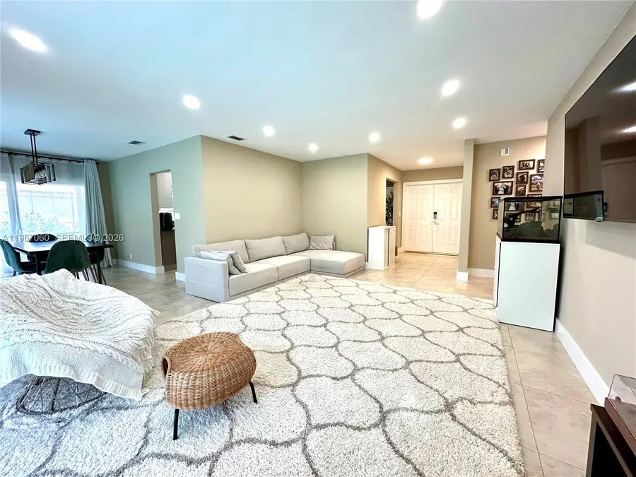 8203 NW 37th St, Coral Springs, FL 33065 - #3