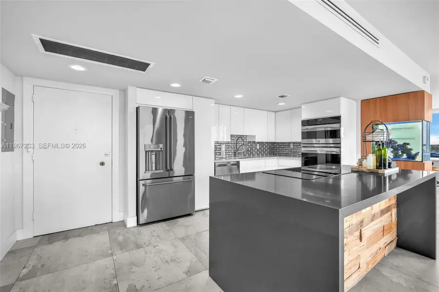 7135 Collins Ave #736, Miami Beach, FL 33141 - #3