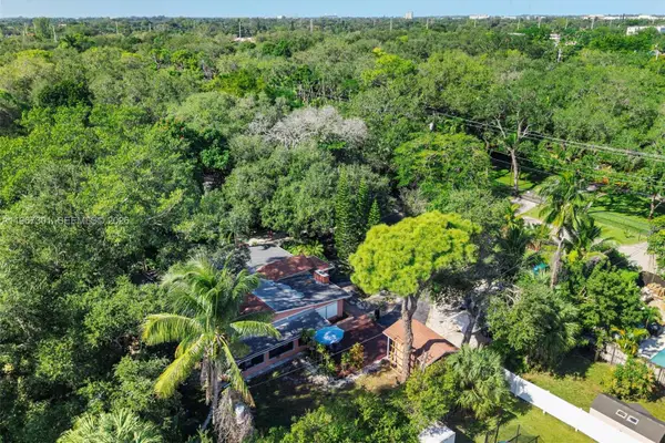 1760 NE 144th St, Miami, FL 33181