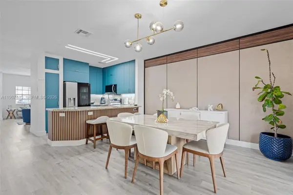 5725 NW 114th Path #114, Doral, FL 33178