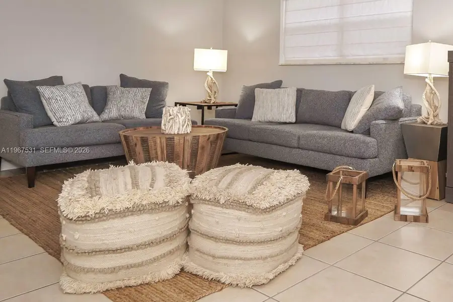 20 SE 12th St, Dania Beach, FL 33004 - #2