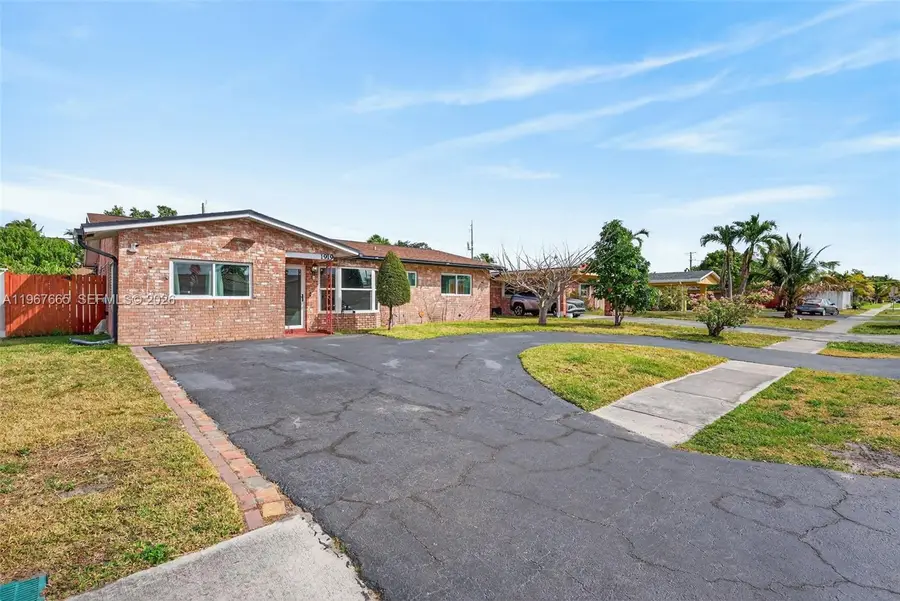 1919 NW 38th St, Oakland Park, FL 33309 - #2