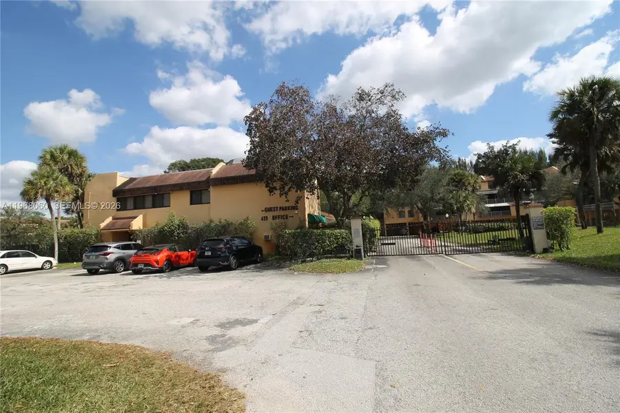 430 Commodore Dr #314, Plantation, FL 33325 - #3