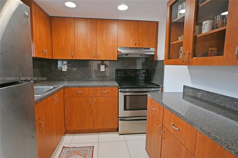 947 Lenox Ave #203, Miami Beach, FL 33139 - #2