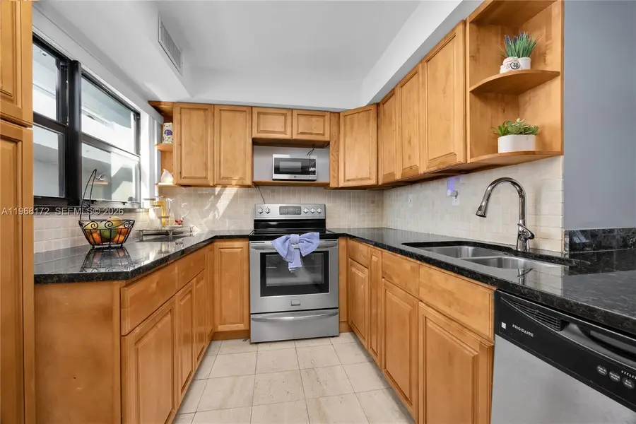 7300 Wayne Ave #405, Miami Beach, FL 33141 - #3