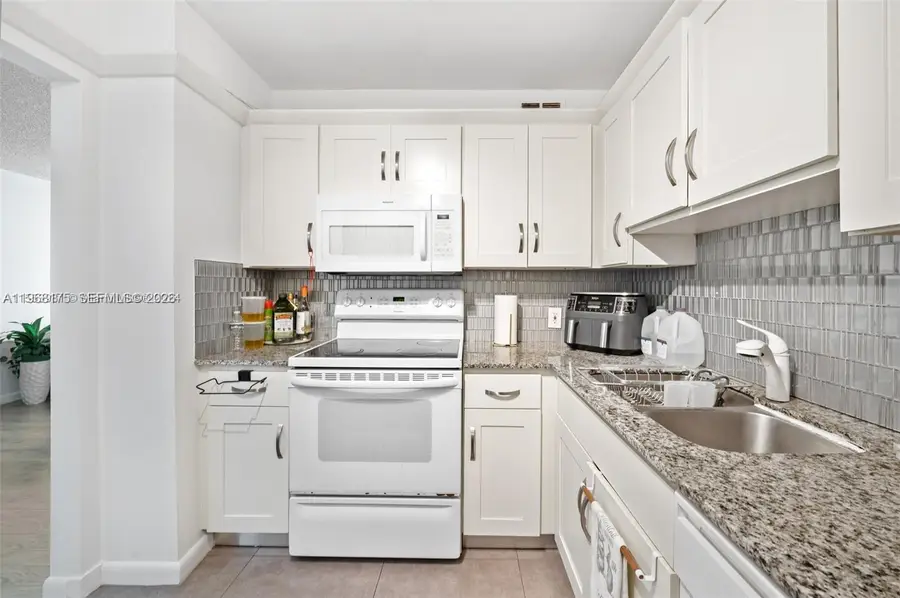 100 Bayview Dr #1418, Sunny Isles Beach, FL 33160 - #2