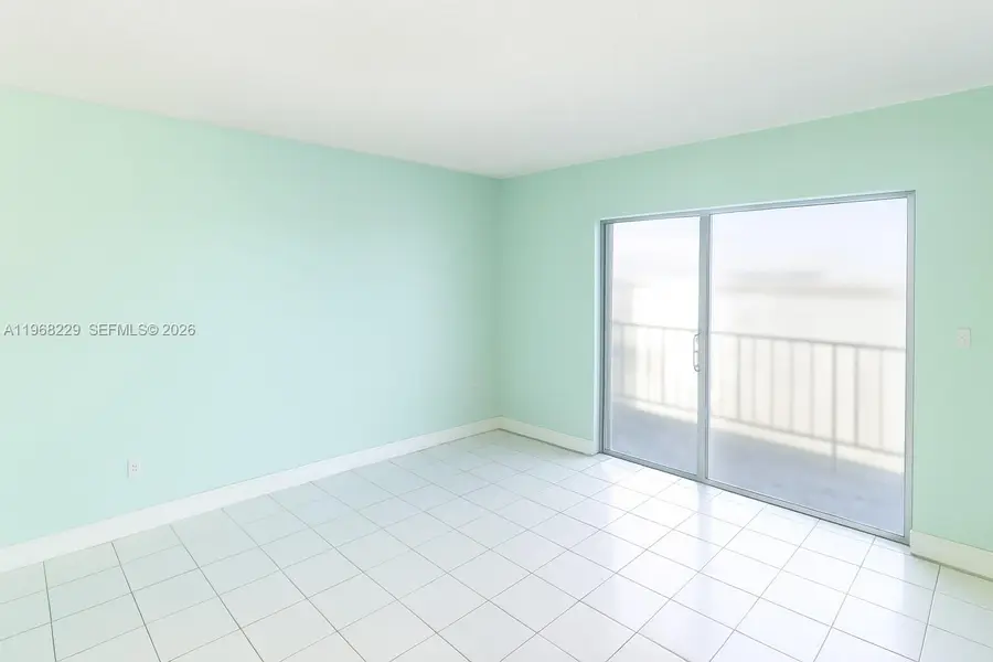 8895 Fontainebleau Blvd #504, Miami, FL 33172 - #3