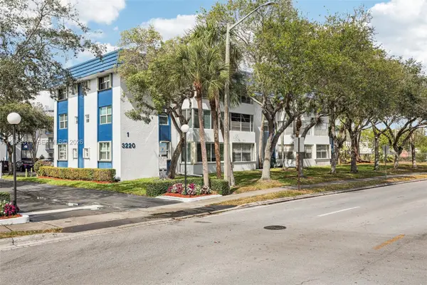 3220 Holiday Springs Blvd #1-102, Margate, FL 33063