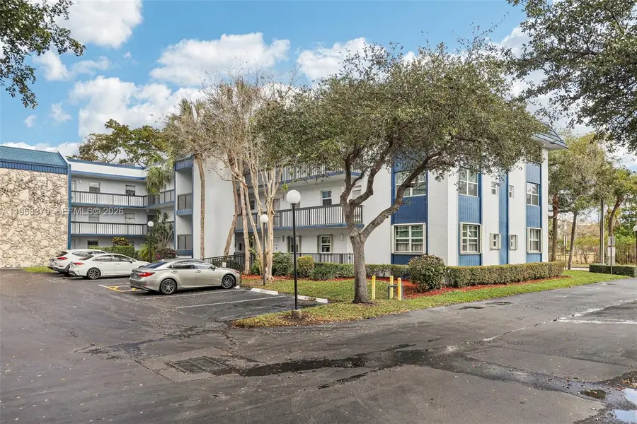 3220 Holiday Springs Blvd #1-102, Margate, FL 33063 - #2