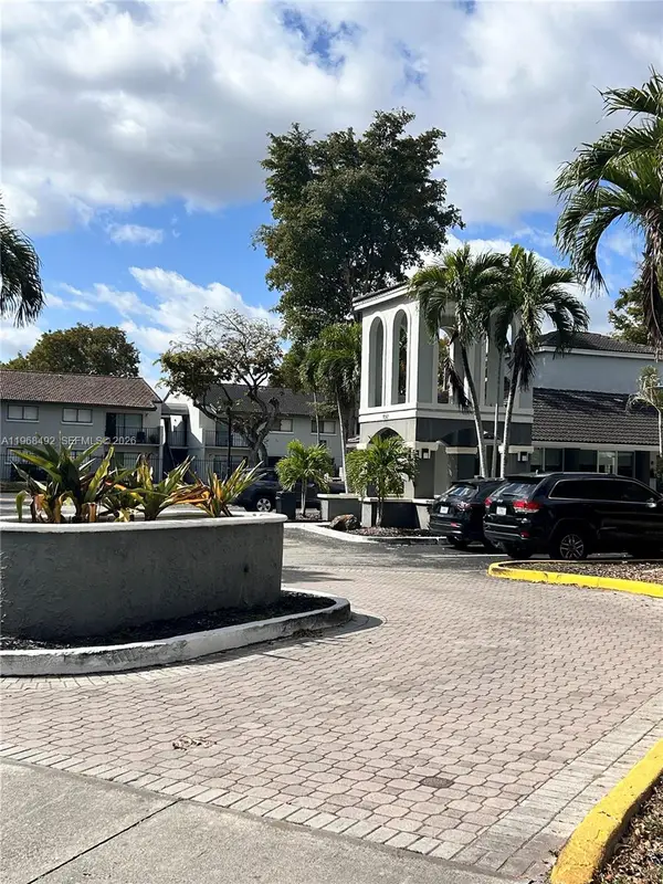 7030 NW 179th St #205, Hialeah, FL 33015