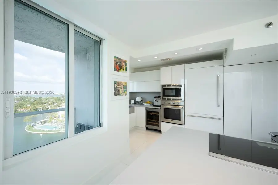 5900 Collins Ave #1401, Miami Beach, FL 33140 - #3