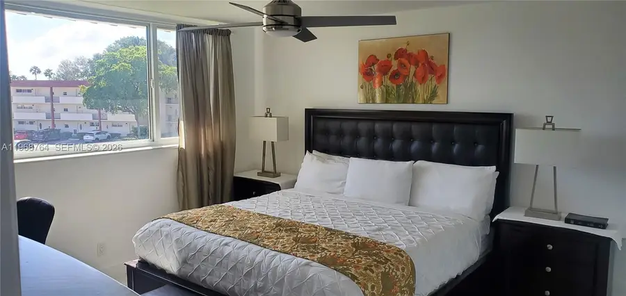 9720 S Hollybrook Lake Dr #303, Pembroke Pines, FL 33025 - #2