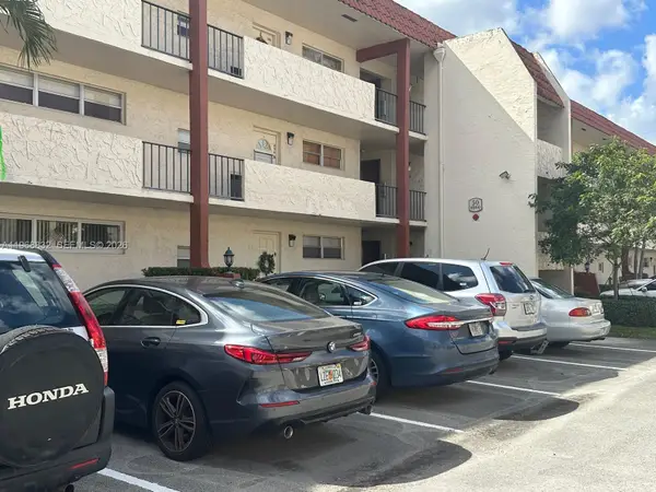8960 S Hollybrook Blvd #109, Pembroke Pines, FL 33025