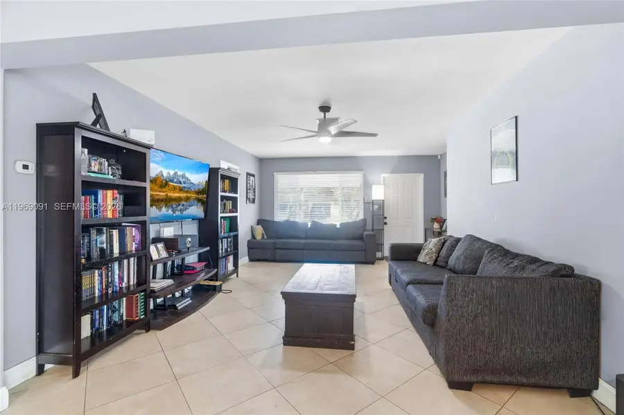 822 N N 31st Rd, Hollywood, FL 33021 - #2