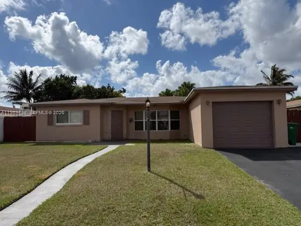 4460 NW 43rd St, Lauderdale Lakes, FL 33319