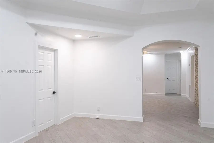 5464 NE 3rd Ave, Oakland Park, FL 33334 - #2