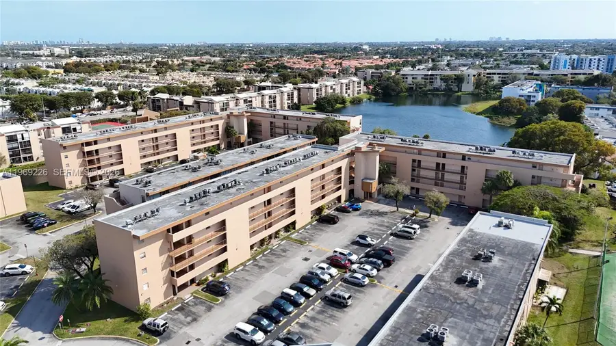 8889 W Fontainebleau Blvd #505, Miami, FL 33172 - #2