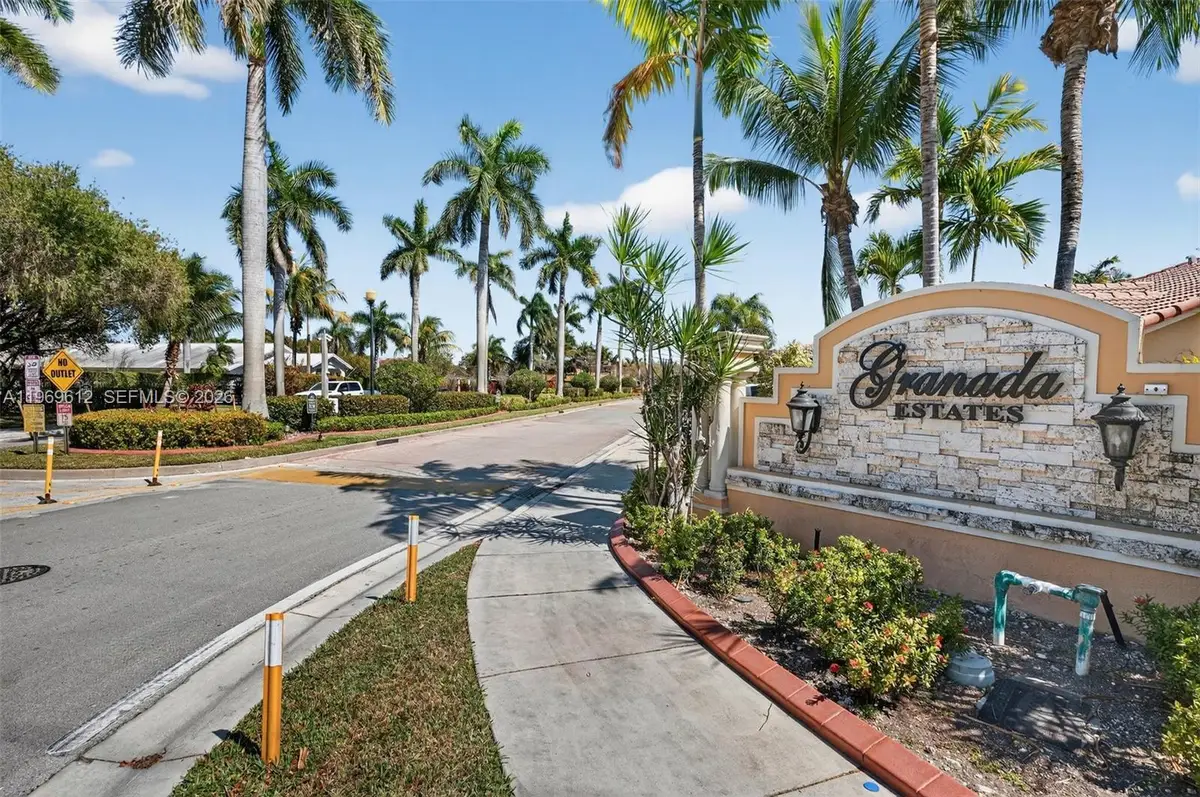 426 NE 20th Ave, Homestead, FL 33033 - #1