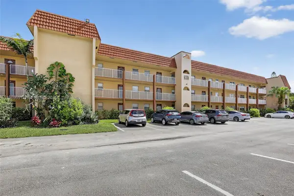 8951 Sunrise Lakes Blvd #105, Sunrise, FL 33322