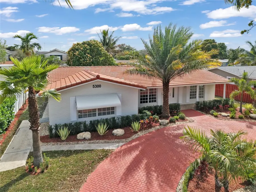 5300 Grant St, Hollywood, FL 33021 - #2